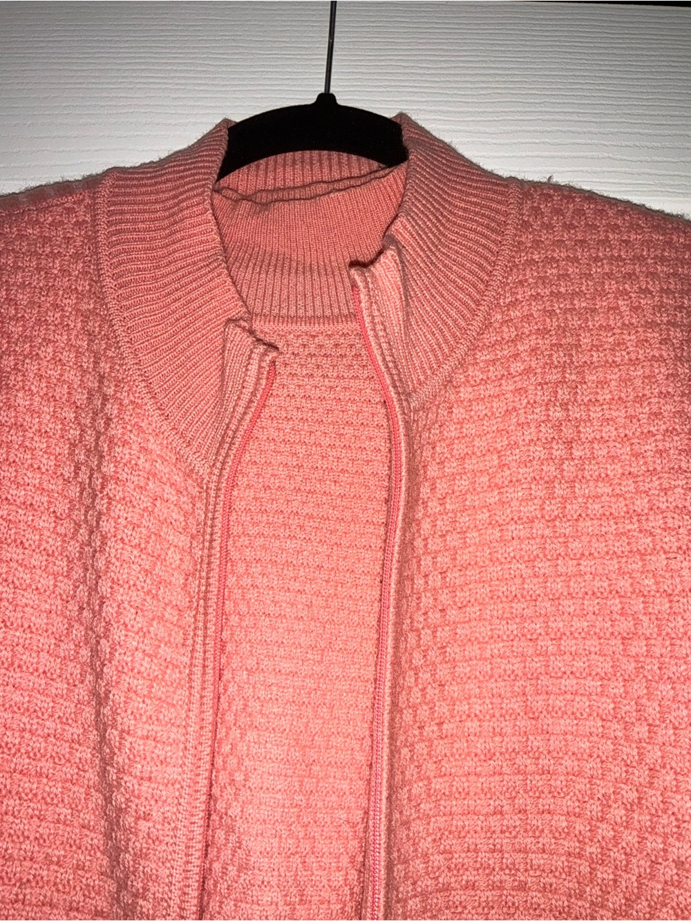St. John Boutiques Luxury Cashmere Twinset Coral Pink Textured Knit Size M - Picture 3 of 15